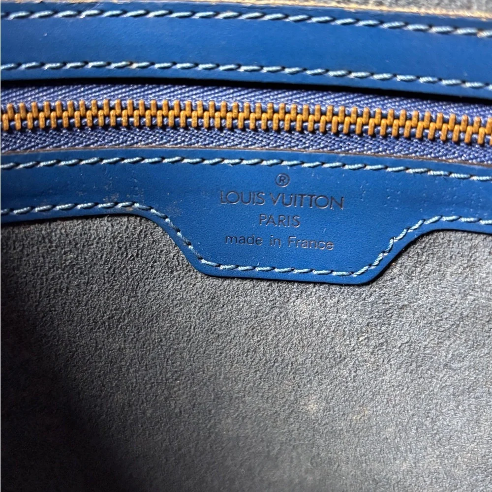 Louis Vuitton Epi Lussac MM β Toledo Blue - Picture 12 of 15